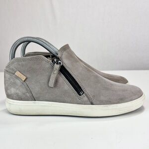 Ecco Women's Soft 7 Low Booties Size 37 Gray Leather Side Zip Cushioned Sneaker